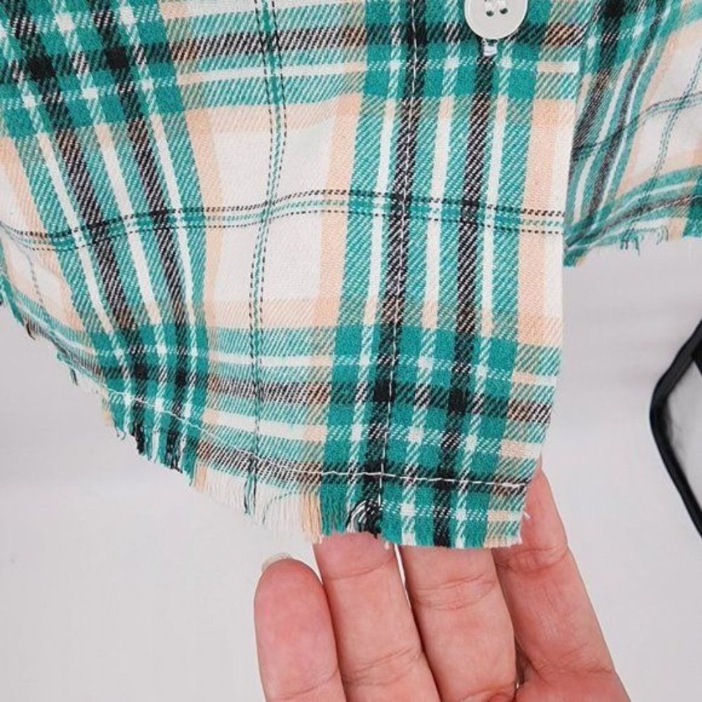 VEVERET Plaid Button Down Long Sleeve Raw Hem Shacket Shirt S.M.L NWT - Picture 11 of 16